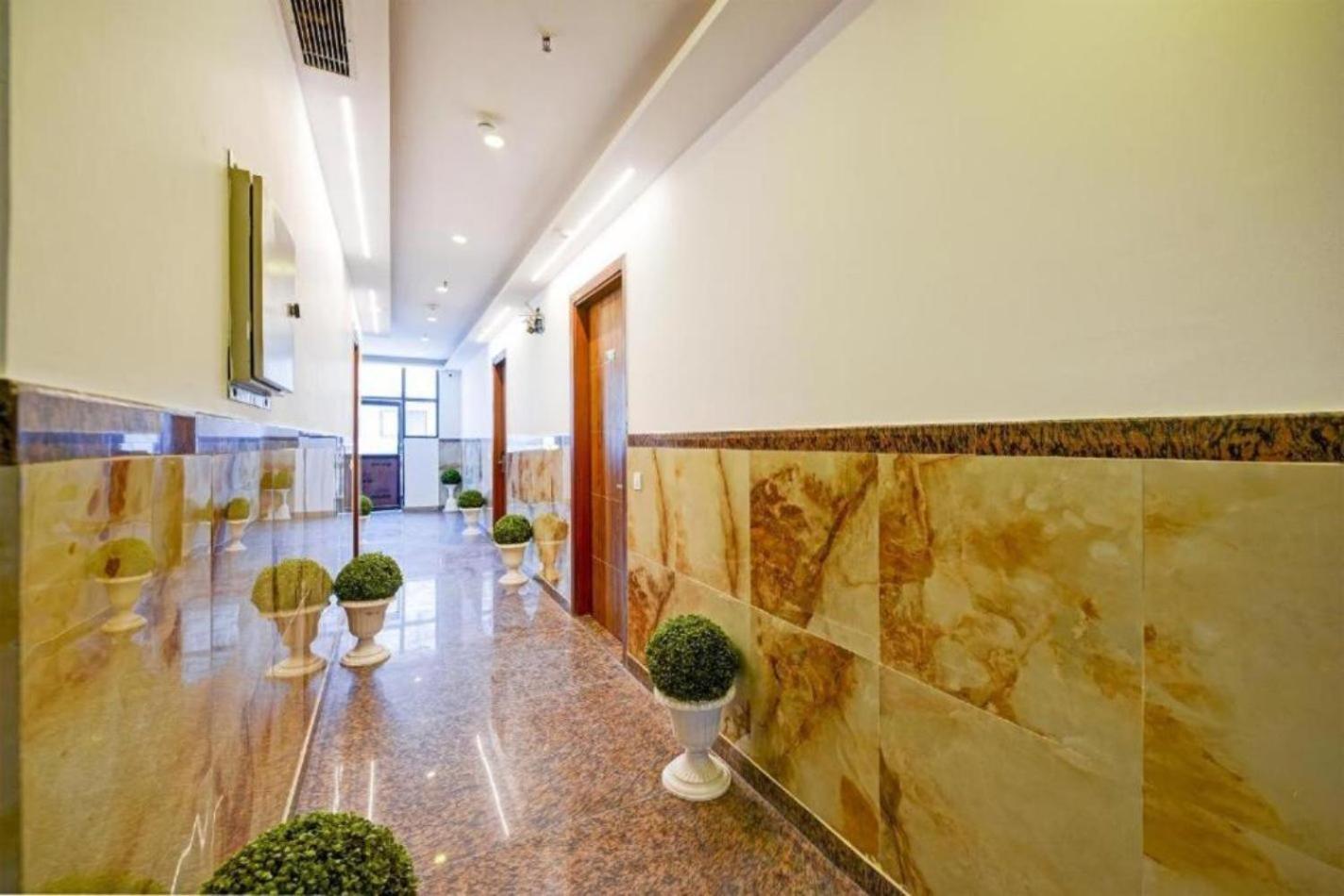 Rosewood Suites A Family Hotel Near Delhi Airport New Delhi Extérieur photo